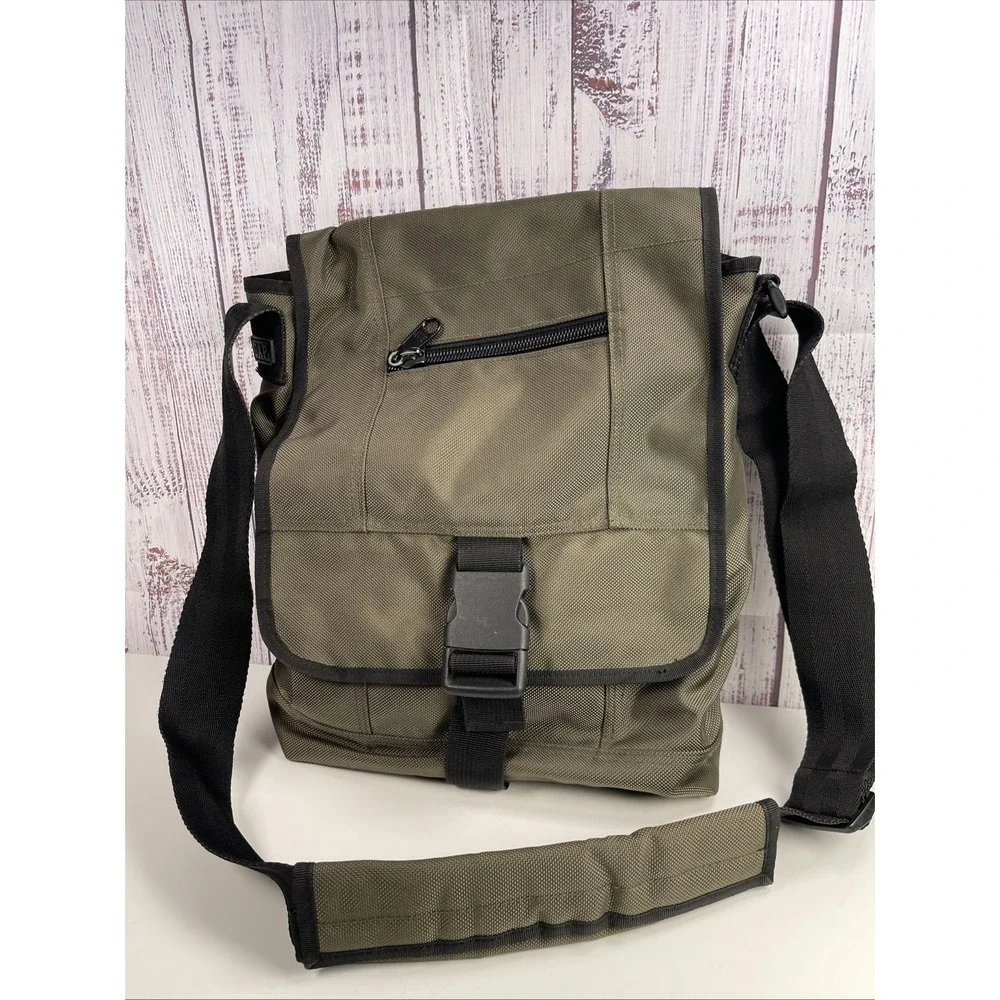 GAP 2004 Retro Y2K Green Nylon Crossbody Messenger Laptop Bag 15